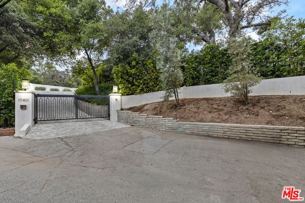 17401 Rancho Street - Photo 45