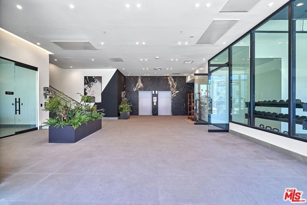 510 S Oxford Avenue - Photo 8