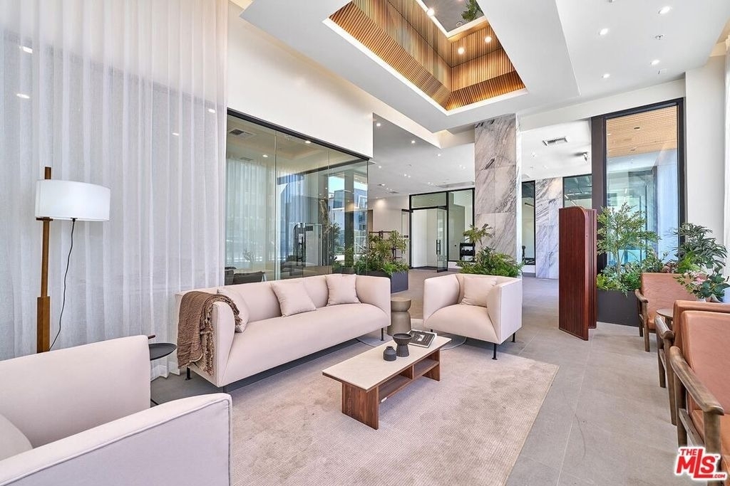510 S Oxford Avenue - Photo 9