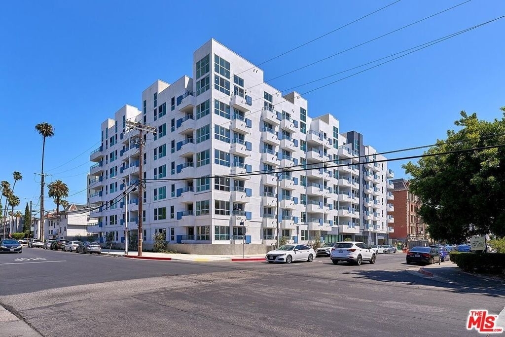 510 S Oxford Avenue - Photo 0