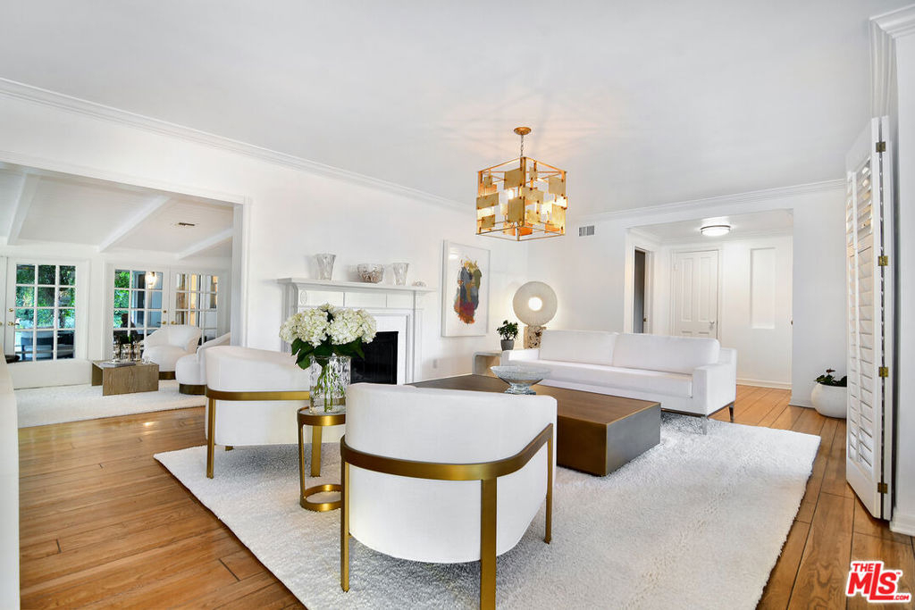 4755 Alonzo Avenue - Photo 4