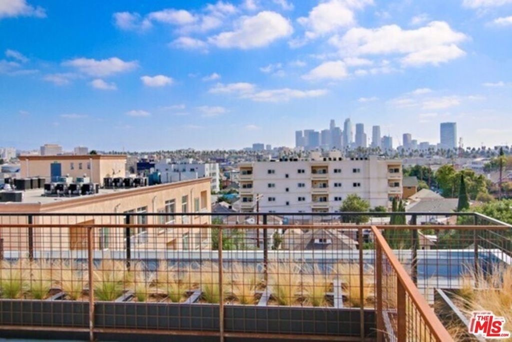 1040 S Mariposa Avenue - Photo 27