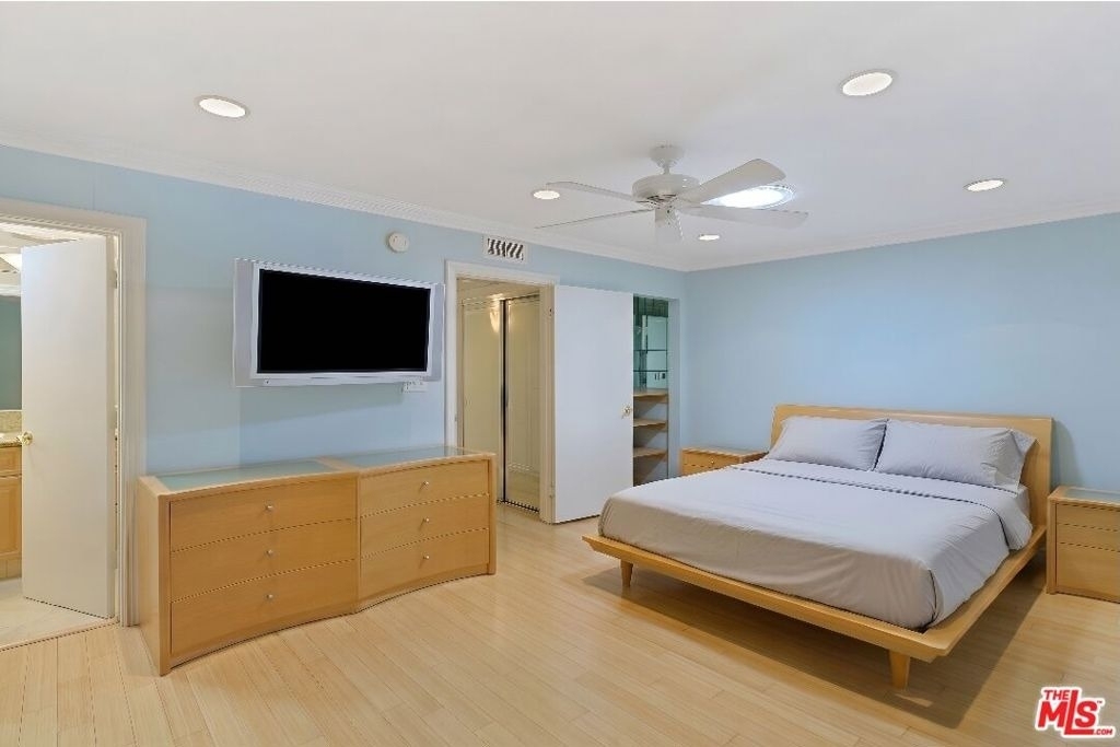 1131 Alta Loma Road - Photo 23