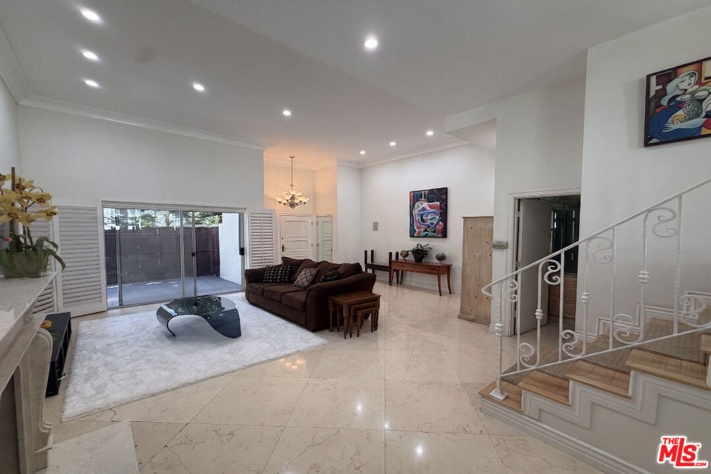 1131 Alta Loma Road - Photo 6