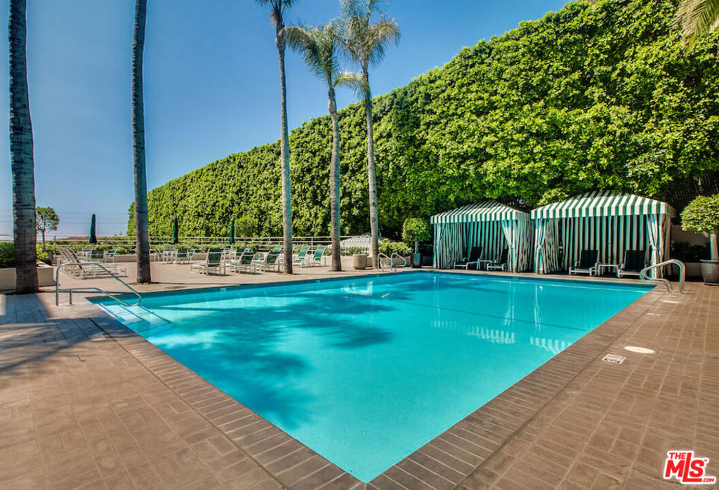 1131 Alta Loma Road - Photo 26