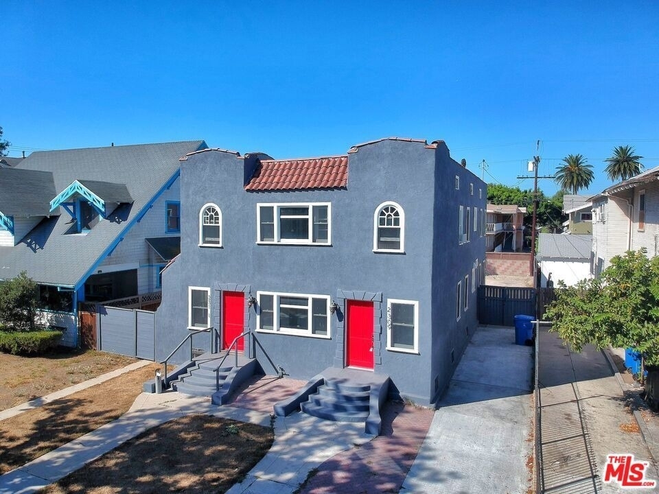 2309 S Budlong Avenue - Photo 0