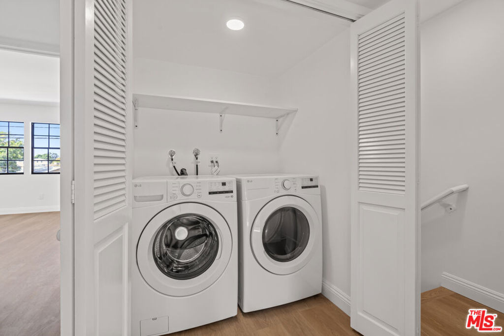 2541 Stoner Avenue - Photo 12