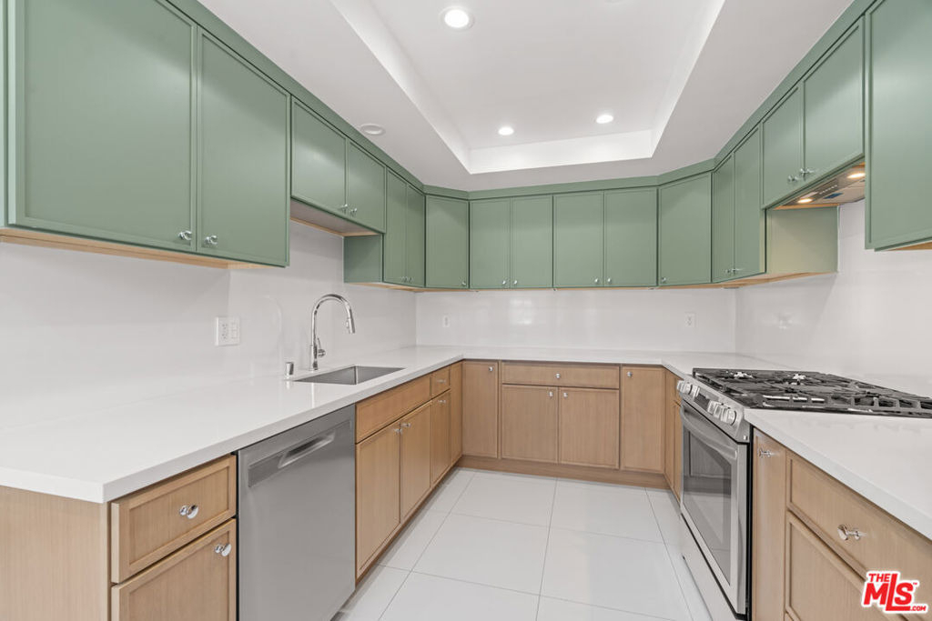 2541 Stoner Avenue - Photo 3