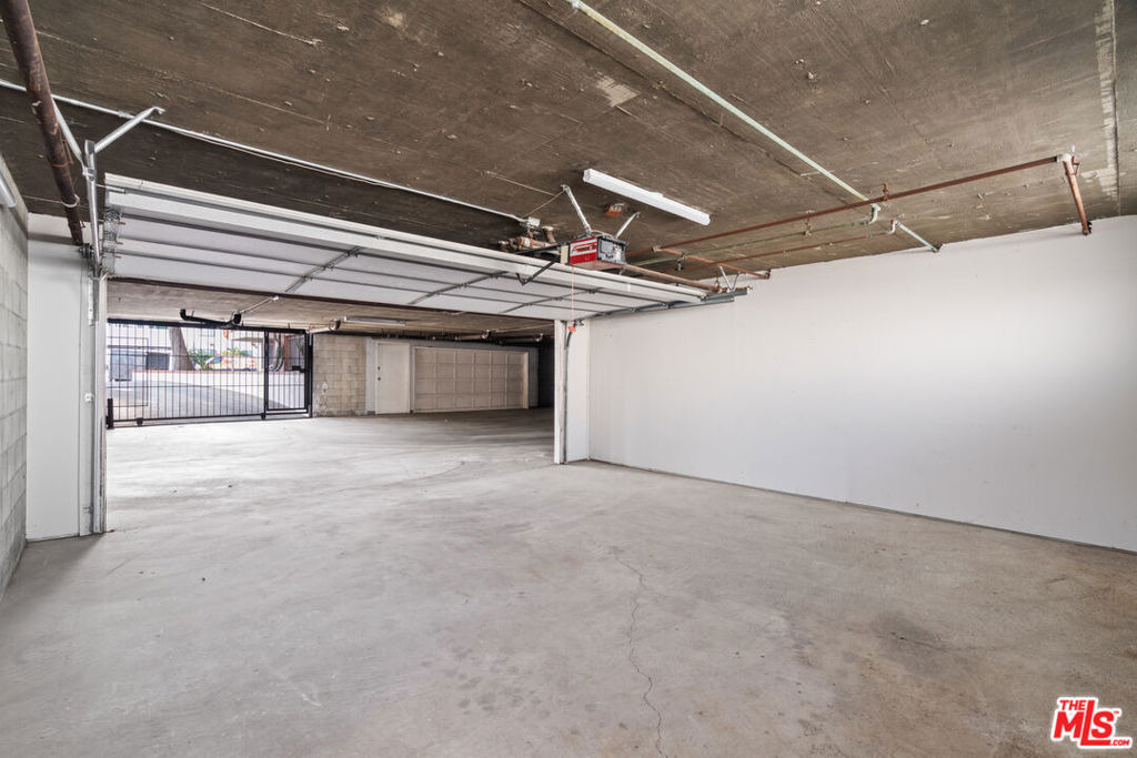 2541 Stoner Avenue - Photo 13
