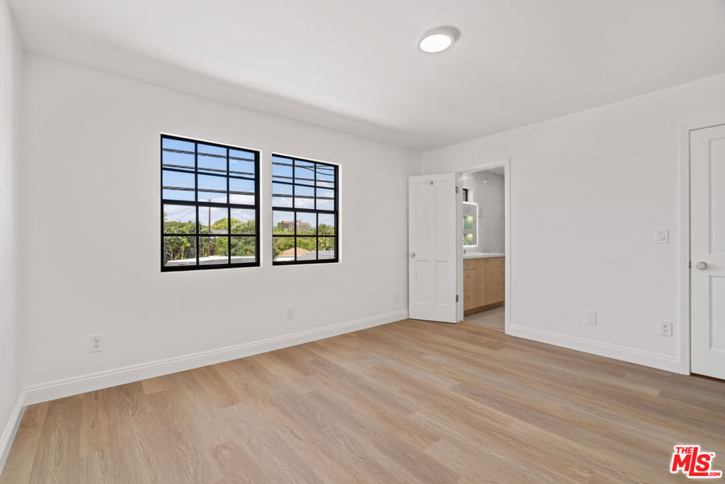 2541 Stoner Avenue - Photo 10