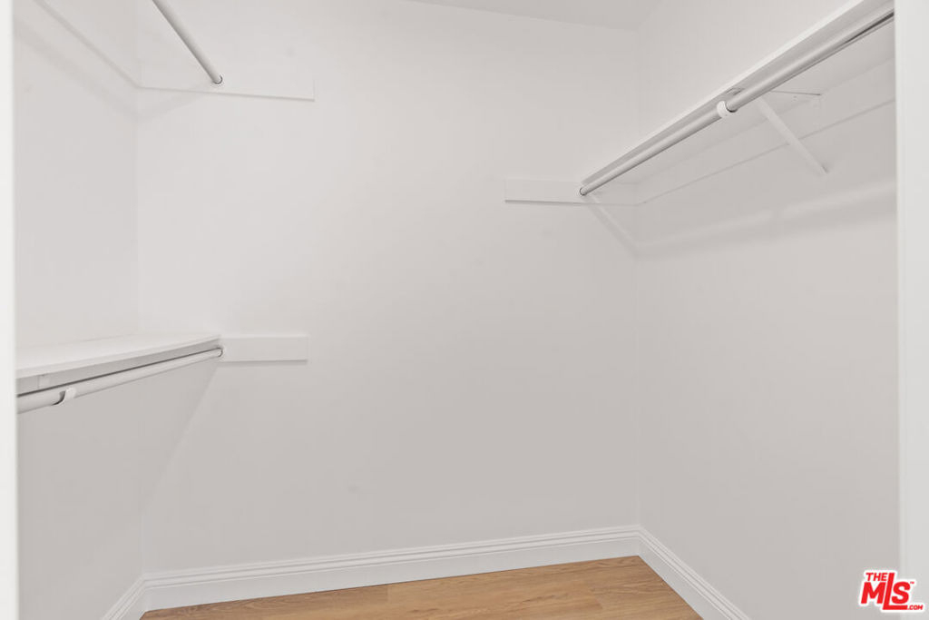 2541 Stoner Avenue - Photo 9