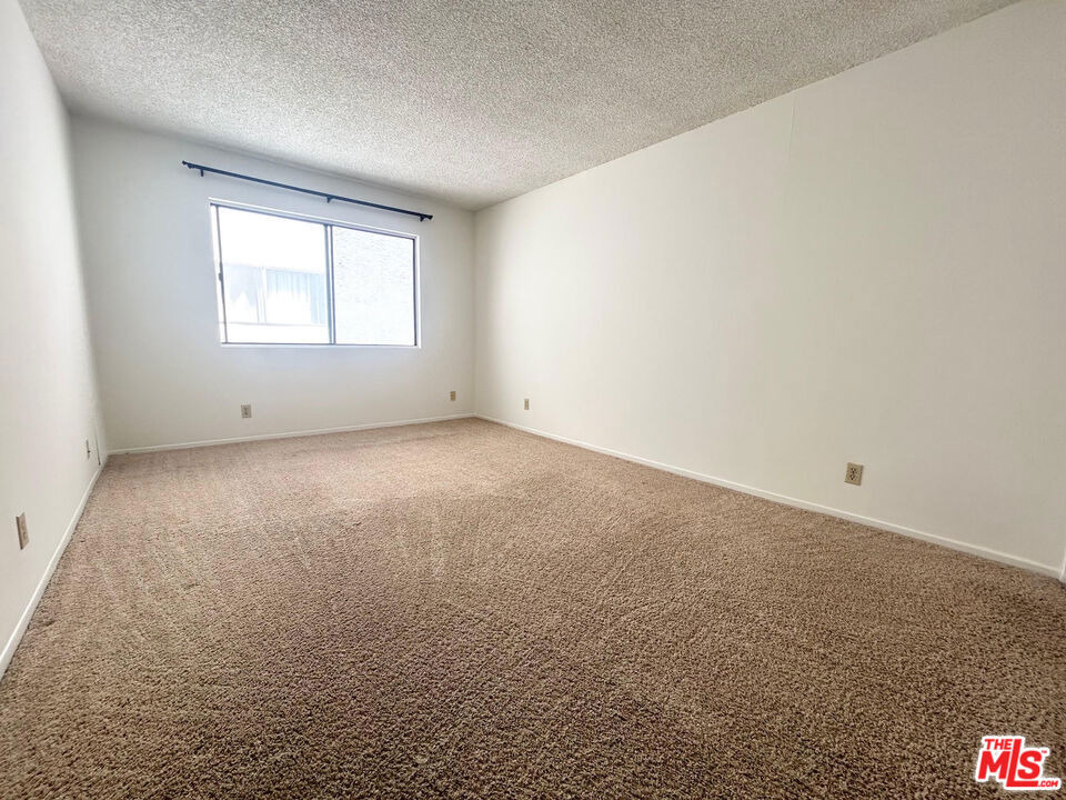 11743 Darlington Avenue - Photo 6