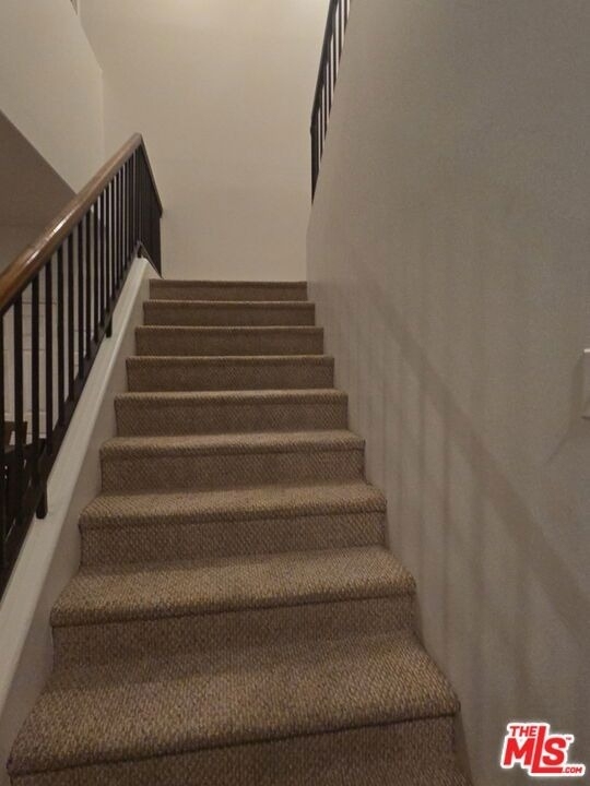 17144 Chatsworth Street - Photo 7