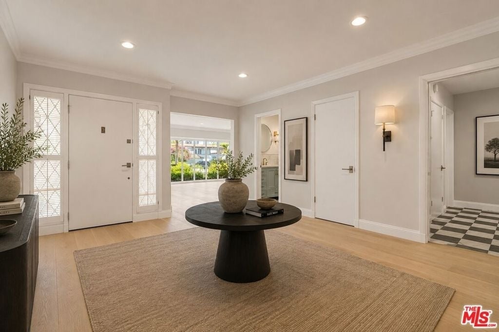 713 Walden Drive - Photo 4