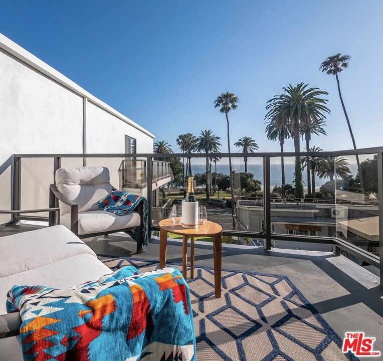 833 Ocean Avenue - Photo 30