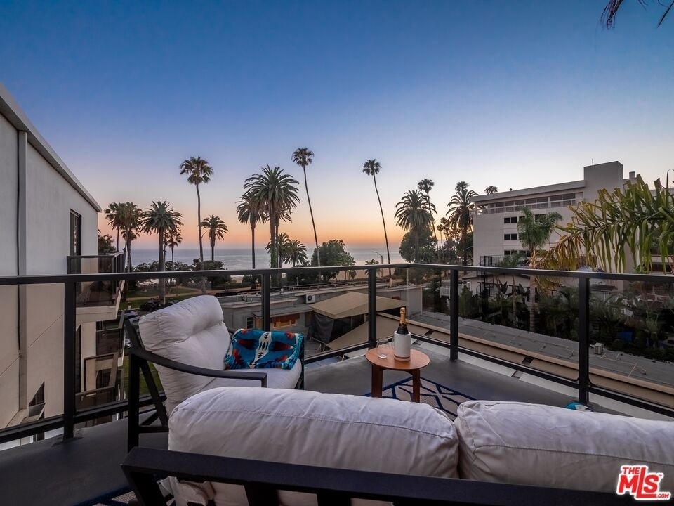 833 Ocean Avenue - Photo 38