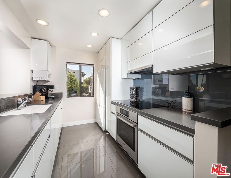833 Ocean Avenue - Photo 10