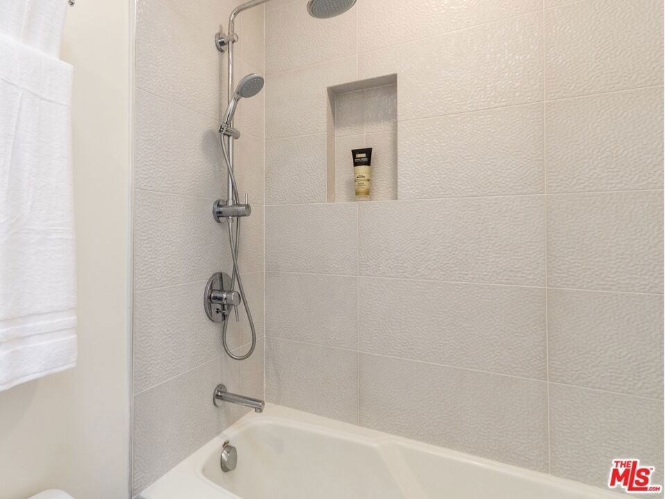 833 Ocean Avenue - Photo 20