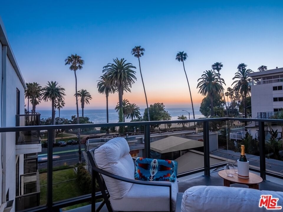 833 Ocean Avenue - Photo 41