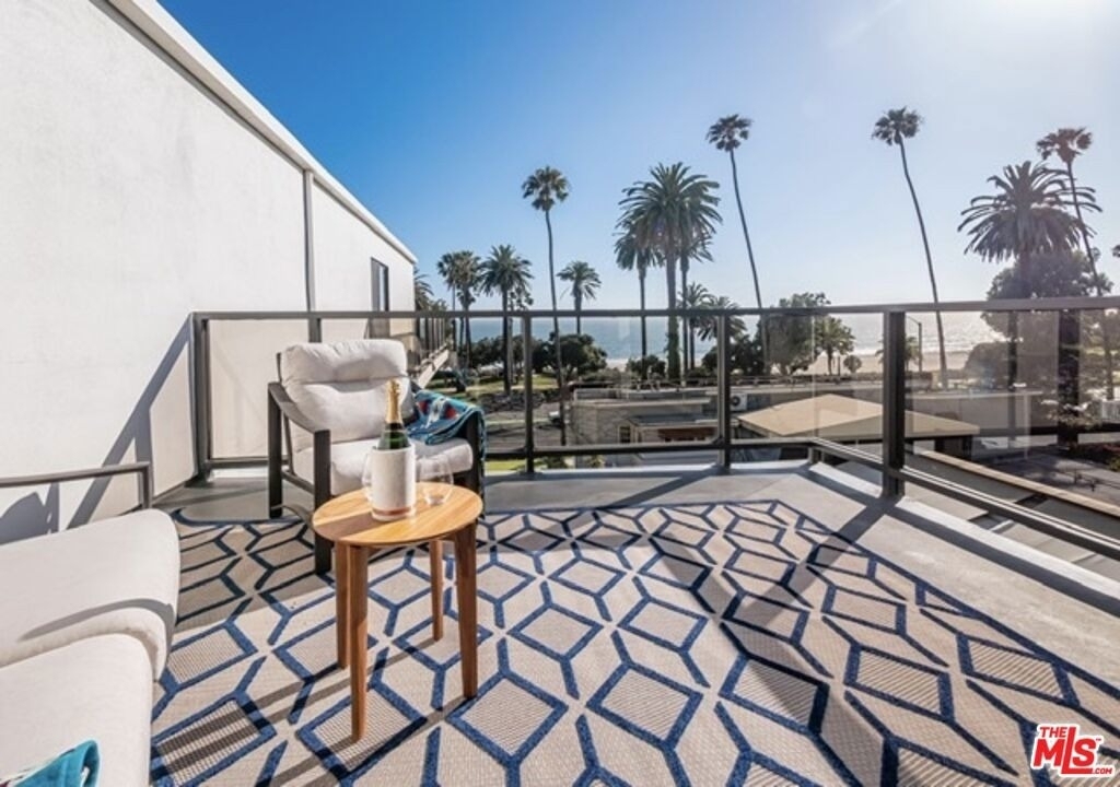 833 Ocean Avenue - Photo 31