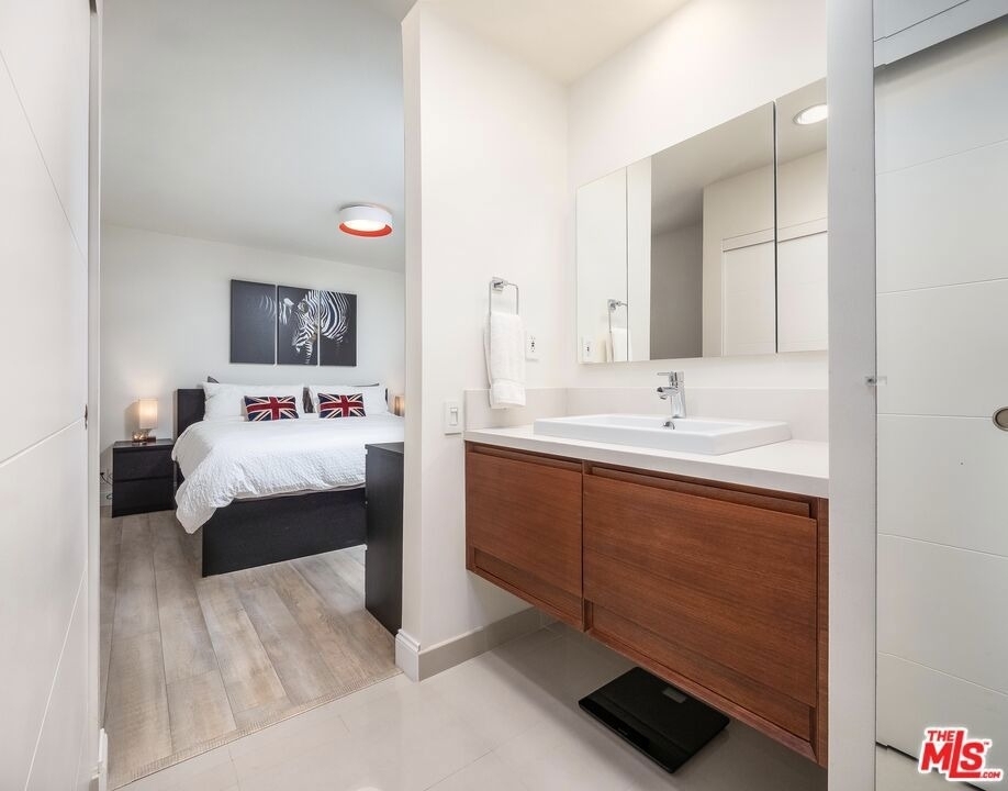 833 Ocean Avenue - Photo 15
