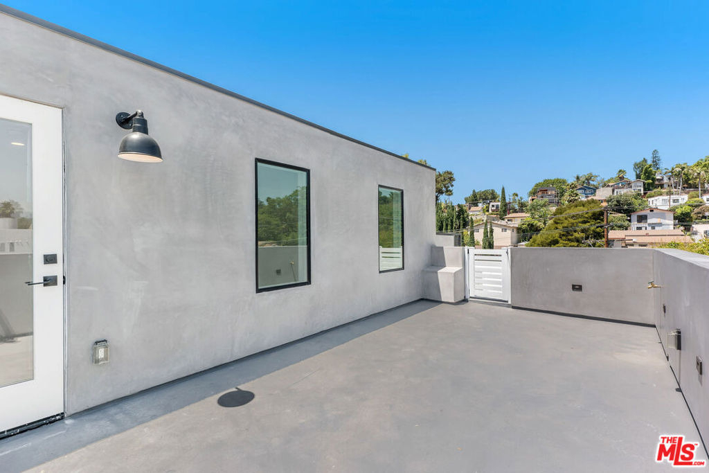 1834 N Echo Park Avenue - Photo 19