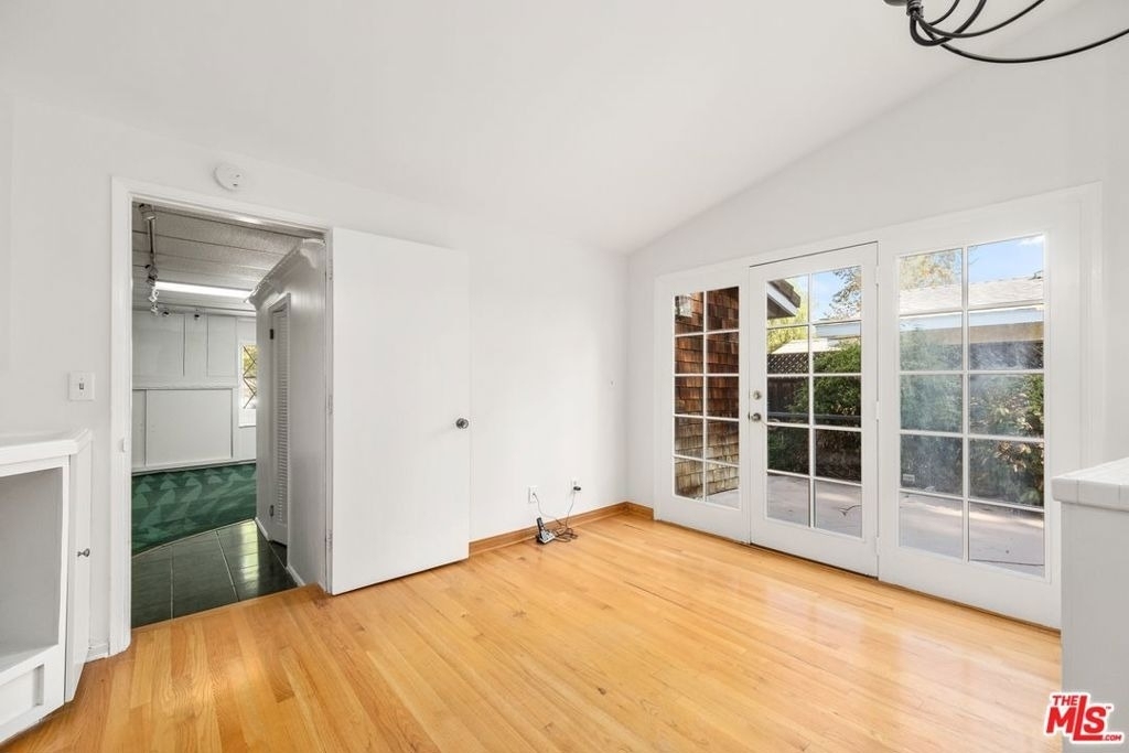 5824 Laramie Avenue - Photo 5