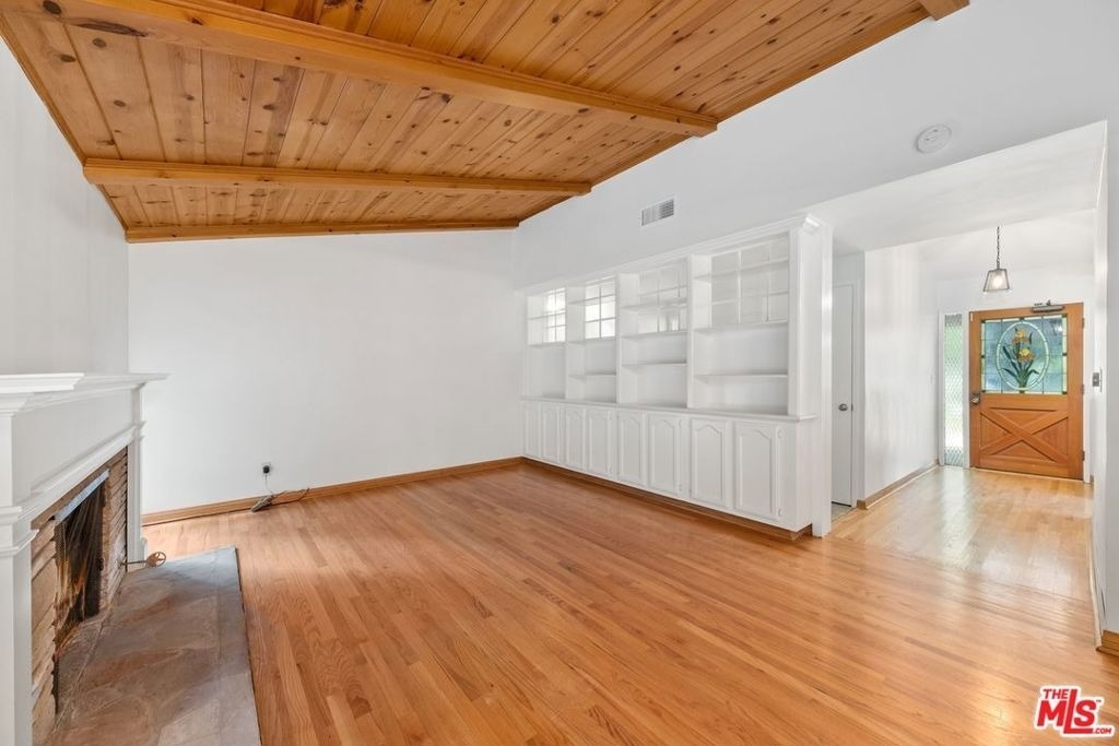 5824 Laramie Avenue - Photo 15