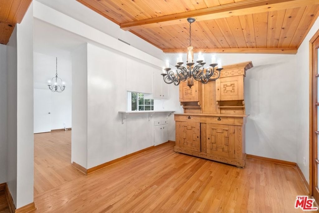 5824 Laramie Avenue - Photo 10