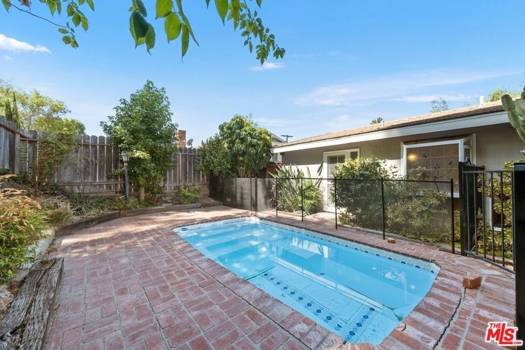 5824 Laramie Avenue - Photo 34