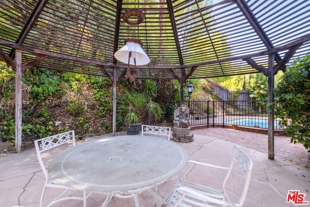 5824 Laramie Avenue - Photo 29