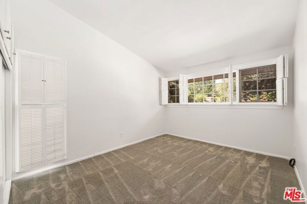 5824 Laramie Avenue - Photo 18
