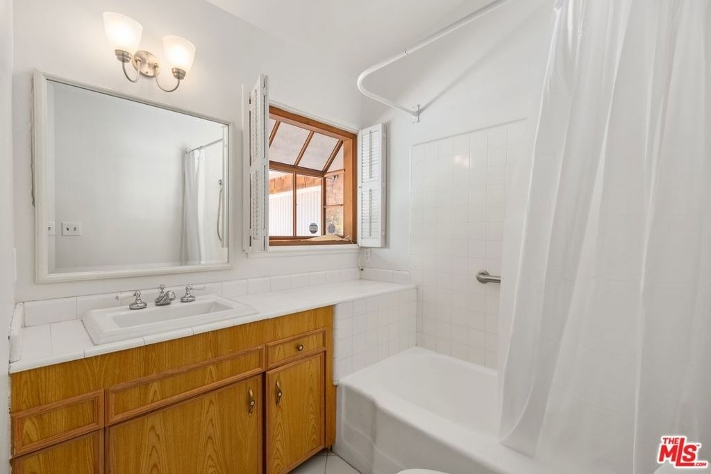 5824 Laramie Avenue - Photo 16