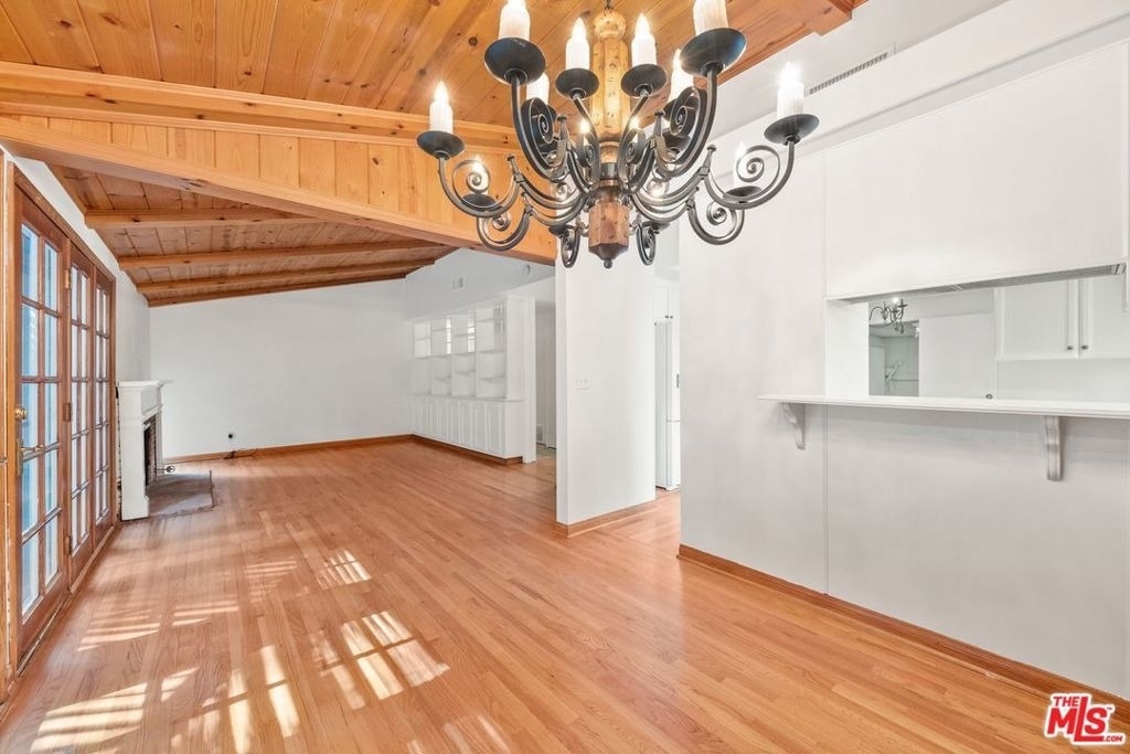 5824 Laramie Avenue - Photo 11