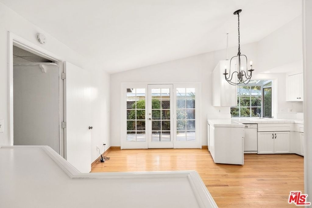 5824 Laramie Avenue - Photo 4