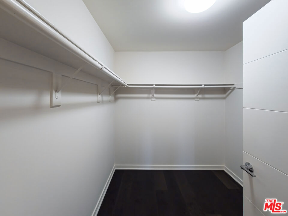 2926 Rowena Avenue - Photo 30