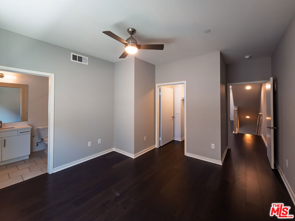 2926 Rowena Avenue - Photo 20