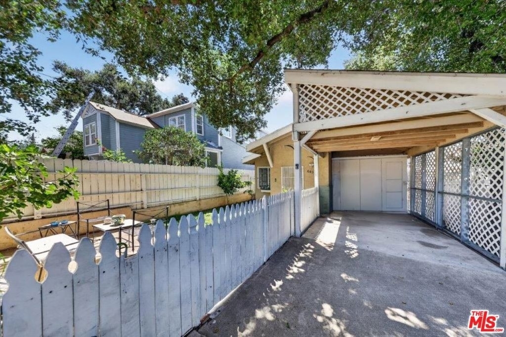 6838 Haywood Street - Photo 3