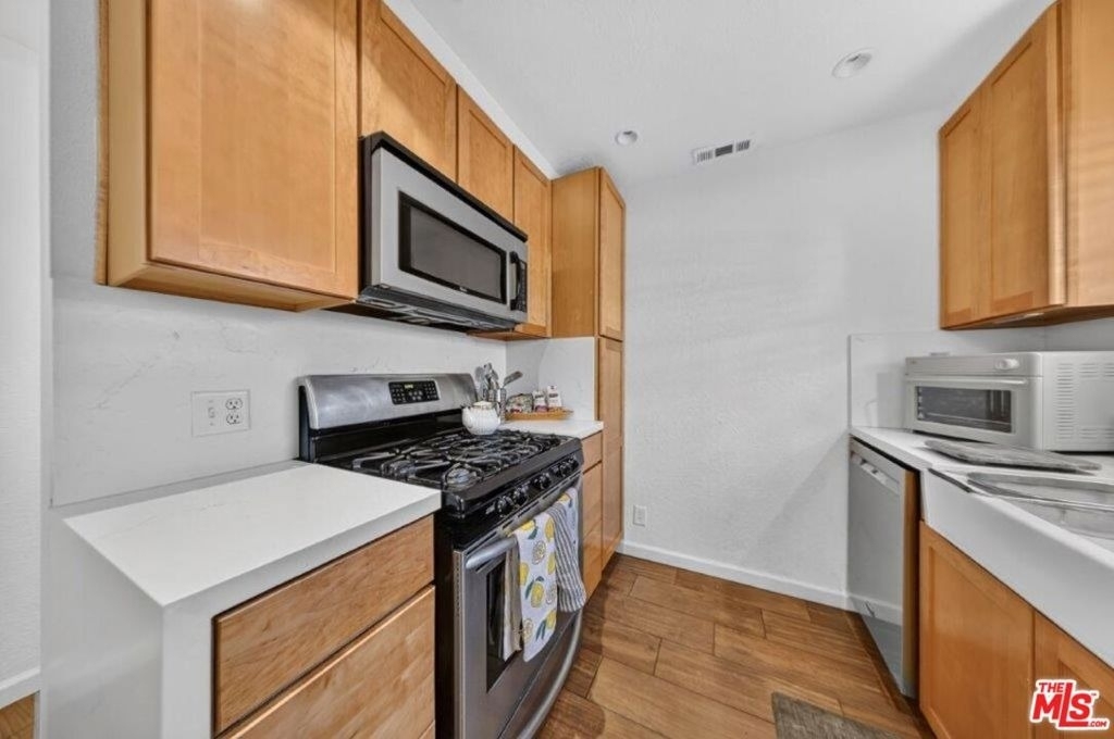 6838 Haywood Street - Photo 10