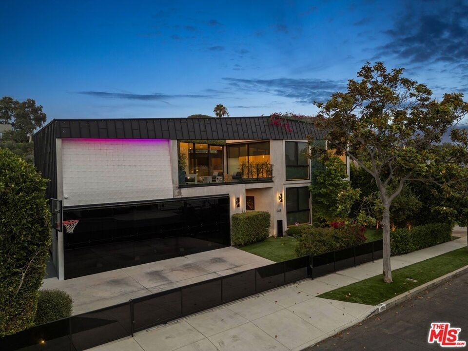 1368 Beckwith Avenue - Photo 9