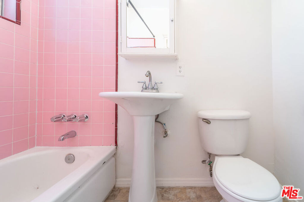 941 N San Vicente Boulevard - Photo 19