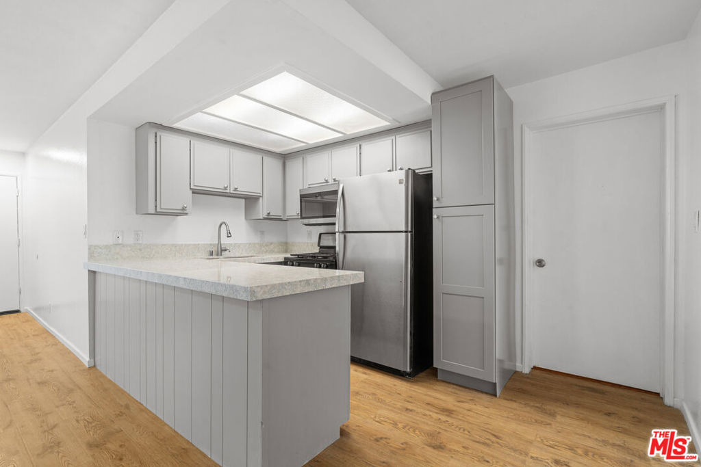 3939 Moore Street - Photo 3