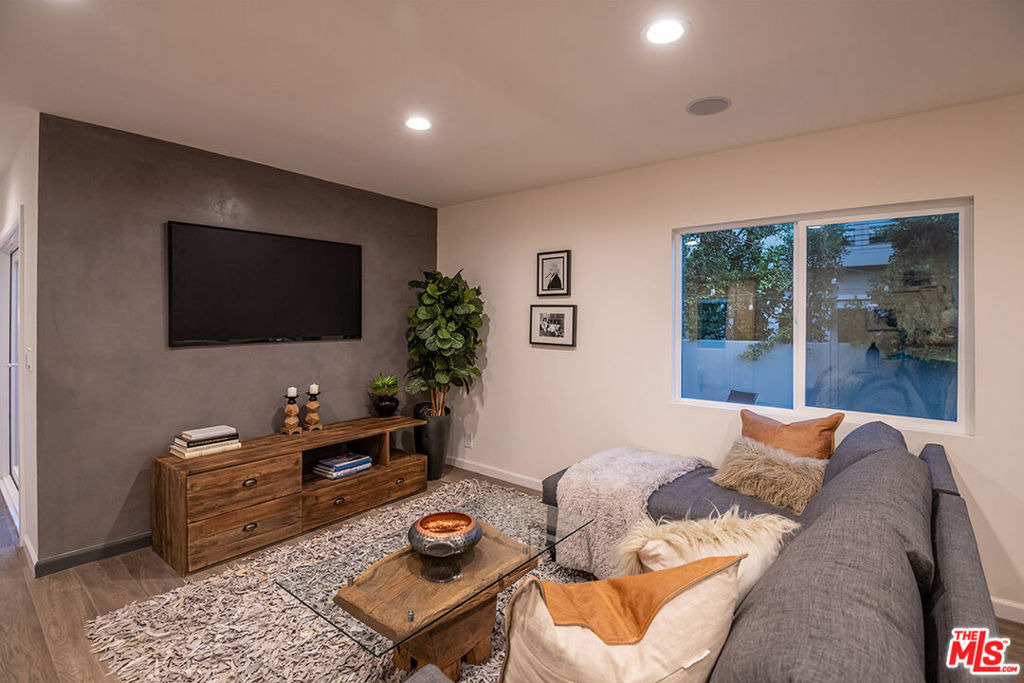 4370 Beck Avenue - Photo 11