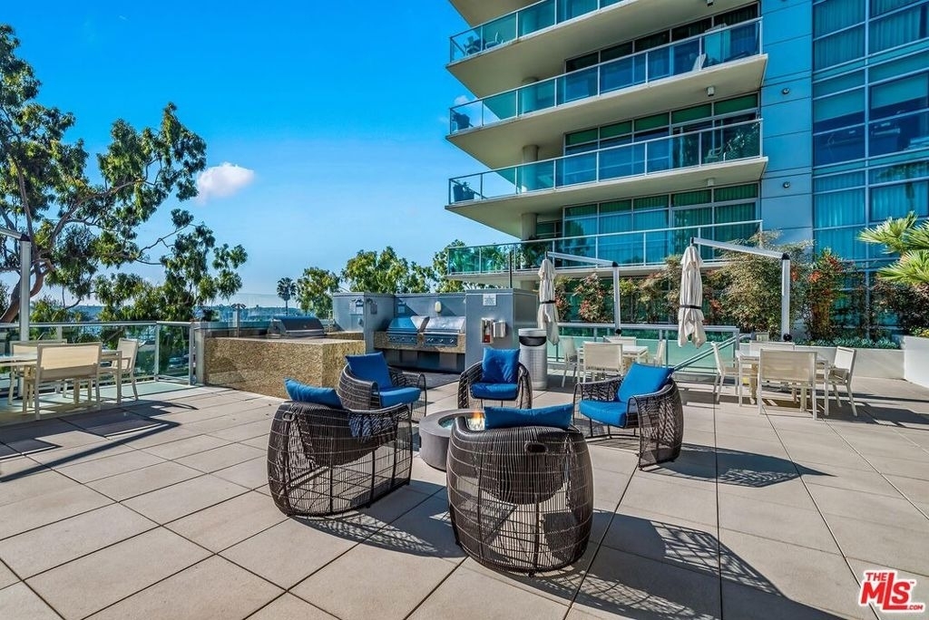13700 Marina Pointe Drive - Photo 40
