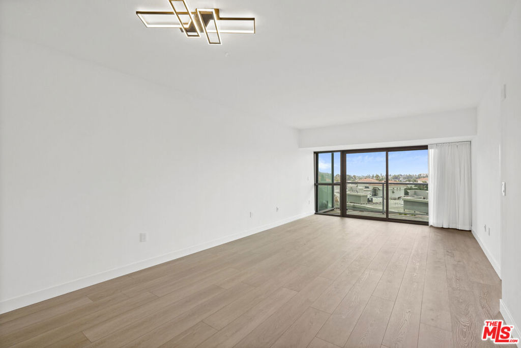 13700 Marina Pointe Drive - Photo 2