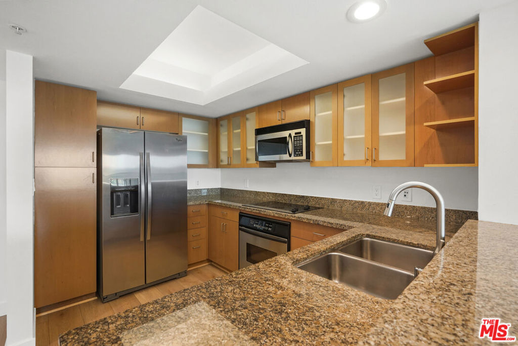 13700 Marina Pointe Drive - Photo 6