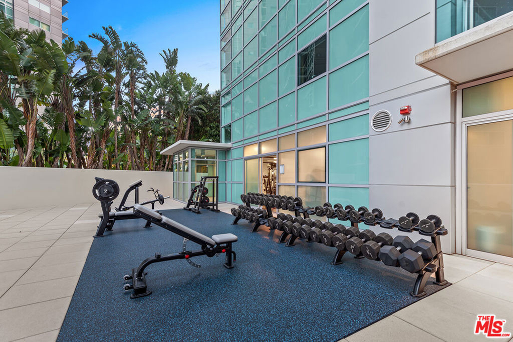 13700 Marina Pointe Drive - Photo 31