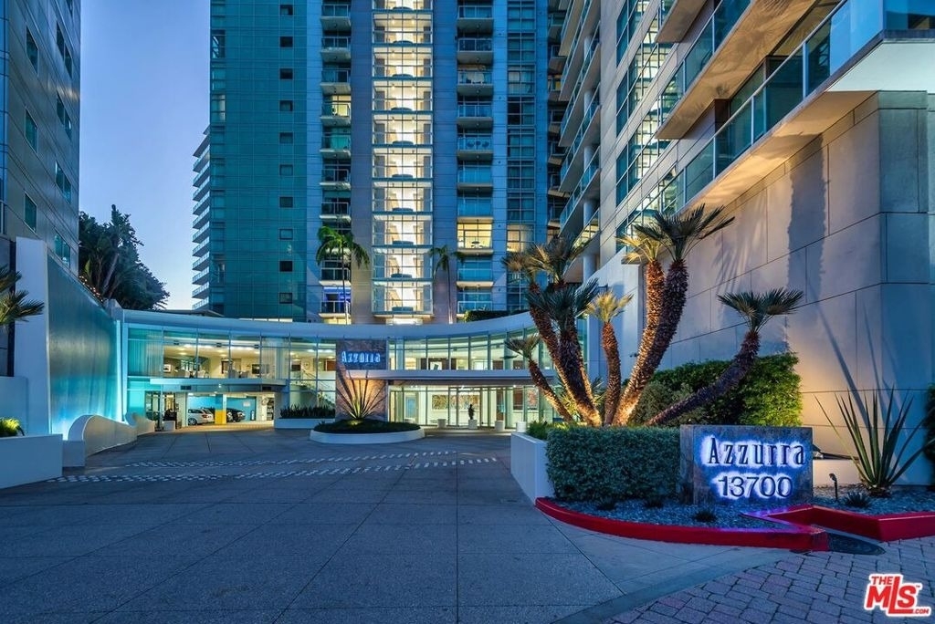 13700 Marina Pointe Drive - Photo 15