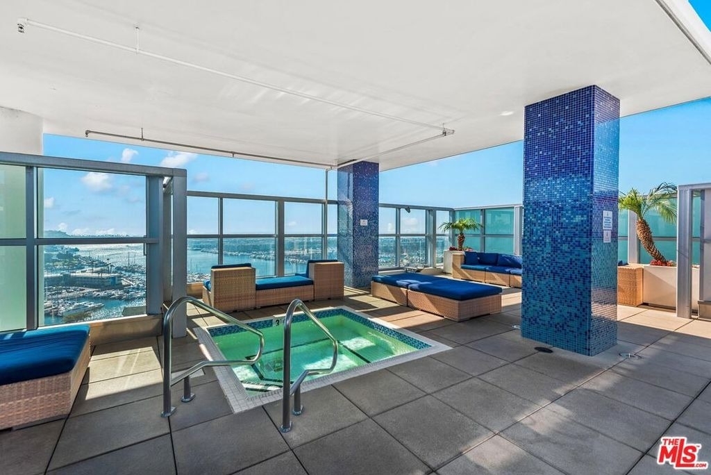 13700 Marina Pointe Drive - Photo 49