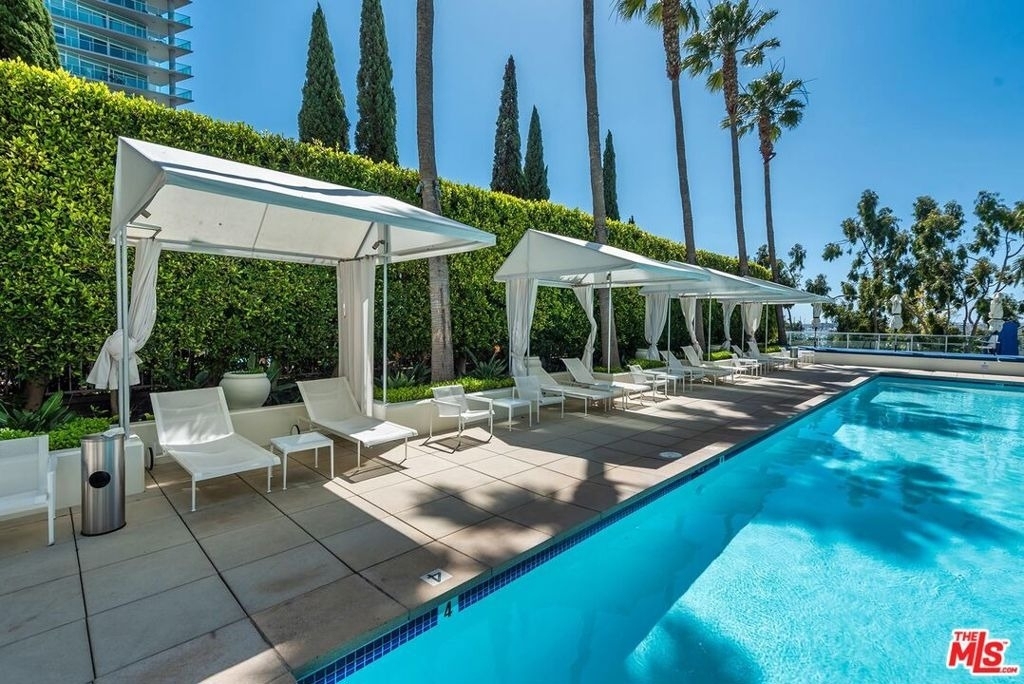 13700 Marina Pointe Drive - Photo 44
